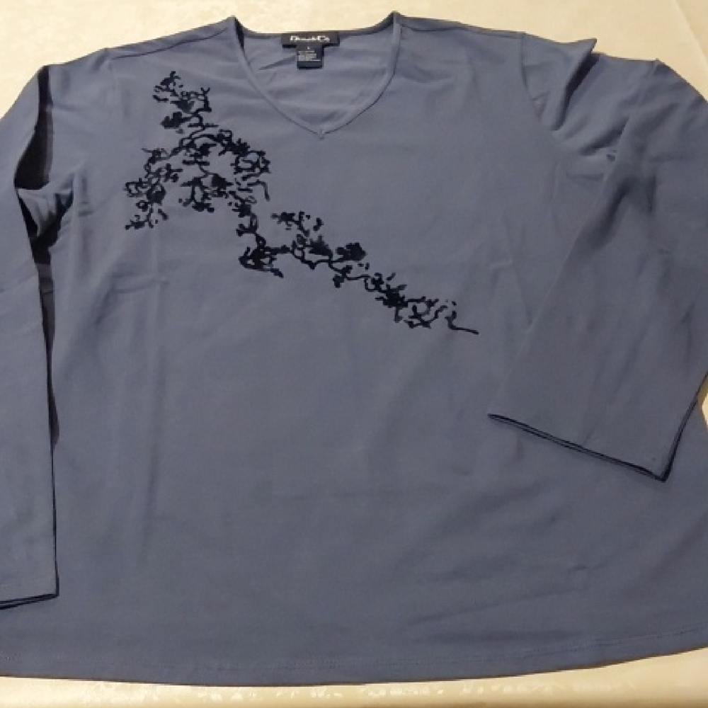 Denim & Co Slate Blue Long Sleeve Vneck Top with Black Floral Applique. Large